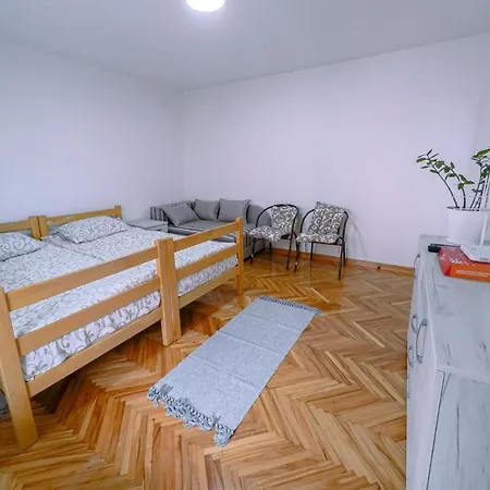 Apartment Simonovic 2 *